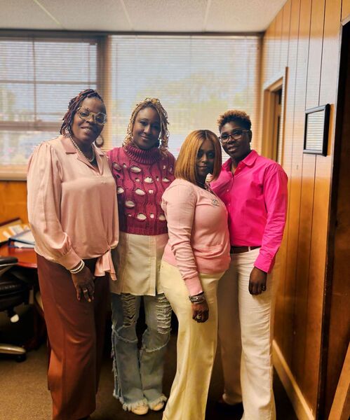 LadiesinPink.jpg Pretty Ladies Wear Pink